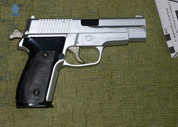 Arma utilizada por los presuntos autores para agredir al octogenario