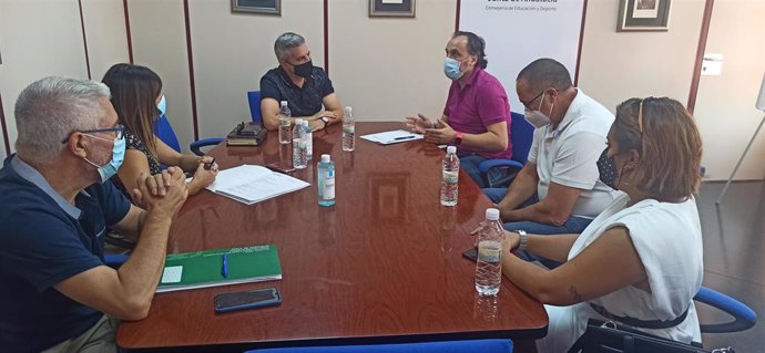 Junta anuncia reformas y más docentes para adecuar los centros del Torredelcampo a los protocolos Covid