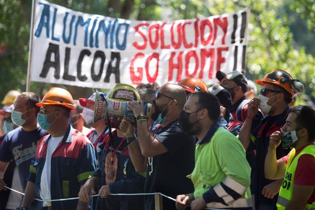 Imagen de archivo de una protesta de los trabajadores de la planta de Alcoa en San Cibrao, en Xove (Lugo)