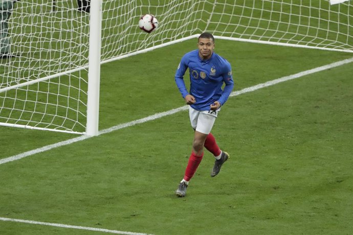 Fútbol/Liga Naciones.- (Crónica) Portugal se luce ante Croacia y Mbappé rescata 