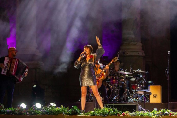 Rozalén durante su actuación en el Teatro Romano de Mérida