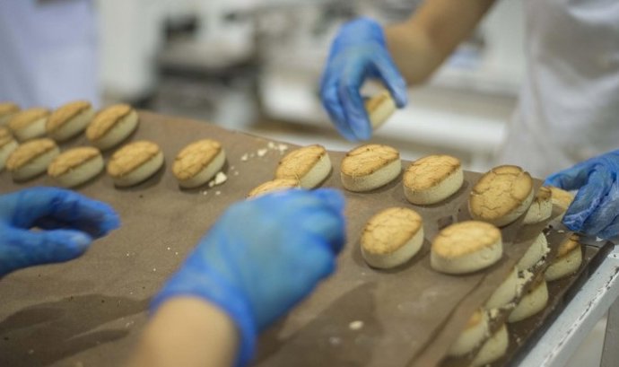 Imagen de recurso de mantecaderas en pleno proceso de elaboración