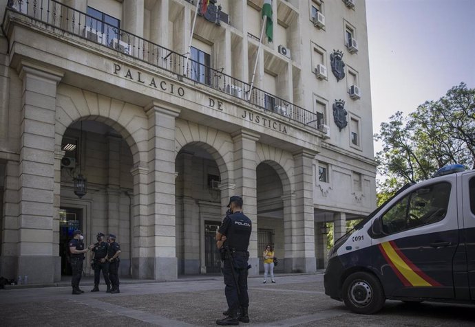 La Audiencia de Sevilla acoge la tercera sesión del juicio conocido como el Triple Crimen de Dos Hermanas. En Sevilla (Andalucía, España), a 24 de junio de 2020.