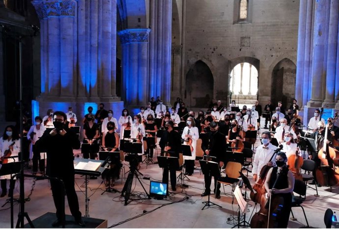 La Seu Vella de Lleida acoge un concierto con músicos profesionales y sanitarios, en homenaje a las víctimas de la pandemia y a los profesionales en primera línea durante el estado de alarma.