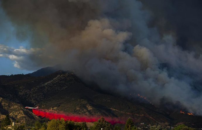 Imagen de uno de los incendios desarrollados en California, agravado por el aumento las temperaturas. 