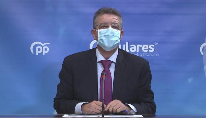 El diputado del PP en las Cortes de C-LM, Juan Antonio Moreno, en rueda de prensa