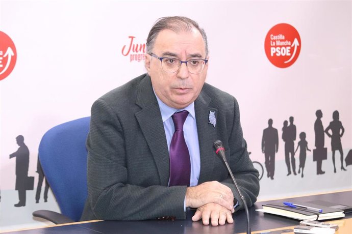 El presidente del Grupo Socialista en las Cortes de Castilla-La Mancha, Fernando Mora.