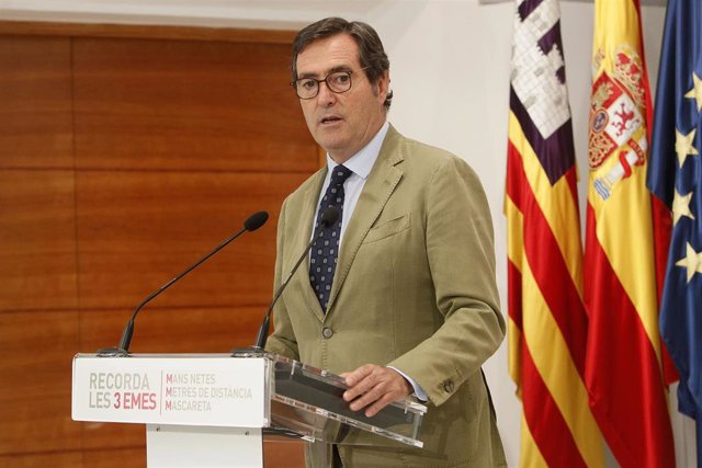 El presidente de la CEOE, Antonio Garamendi, ofrece declaraciones tras la celebración de la Mesa de diálogo social en la sede de la Presidencia del Govern balear, en Palma de Mallorca, Islas Baleares (España), a 4 de septiembre de 2020.