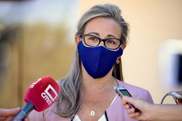 Portavoz del PP en las Cortes, Lola Merino, en declaraciones a los medios.