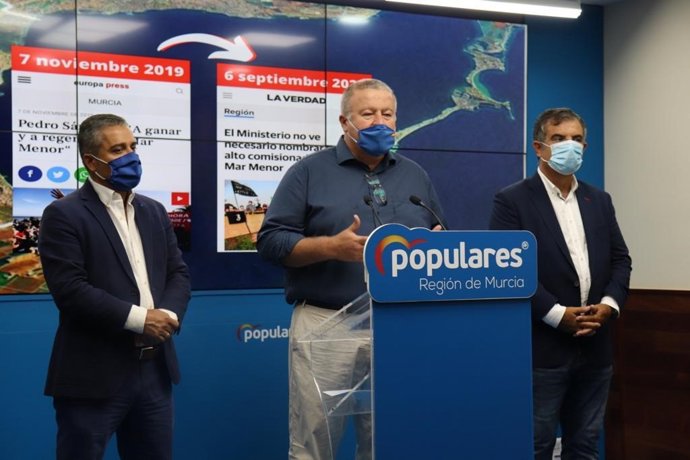 Cano, Bernabé y Vázquez, en la rueda de prensa