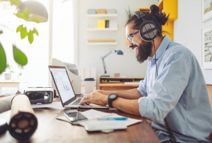 El 81,6% de empresas dice estar a favor de una normativa que regule el teletrabajo, según una encuesta de Fundación Alares