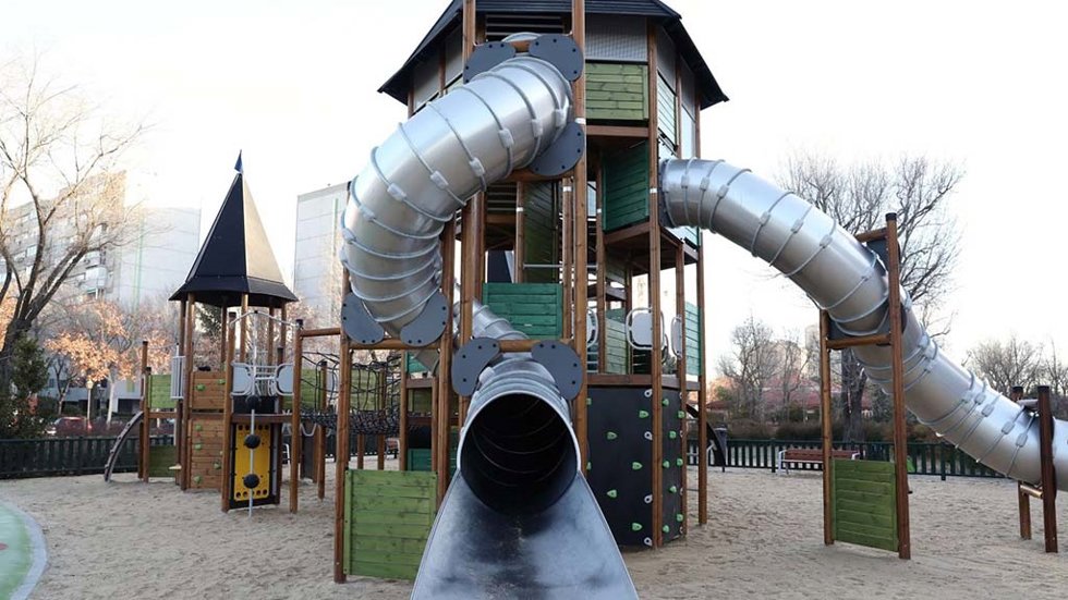 Parque infantil en Orcasitas, de los presupuestos participativos de 2016.