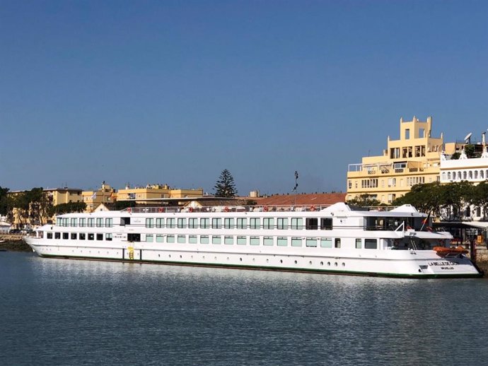 Belle de Cadix en la dársena de El Puerto de Santa María