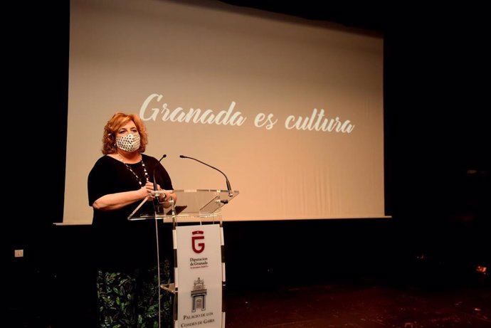 La diputada de Cultura y Memoria Histórica y Democrática, Fátima Gómez, presenta la campaña en rueda de prensa