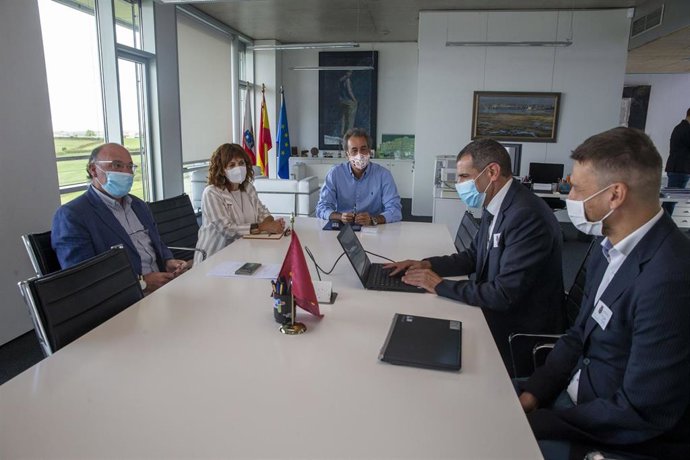 Reunión entre el Gobierno de Cantabria y los directivos de SEG Automotive