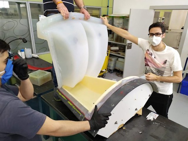 Fabricación de moldes de silicona de gran tamaño