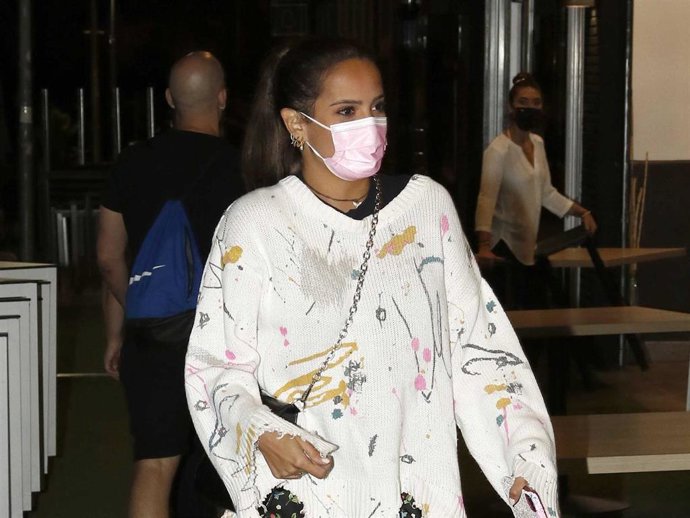 Gloria Camila prefiere no opinar sobre el musical "Qué no daría yo", producido por su hermana Rocío Carrasco y que ha retomado su gira este fin de semana