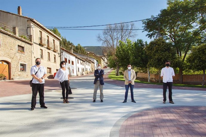 Una de las calles renovadas de Liédena.