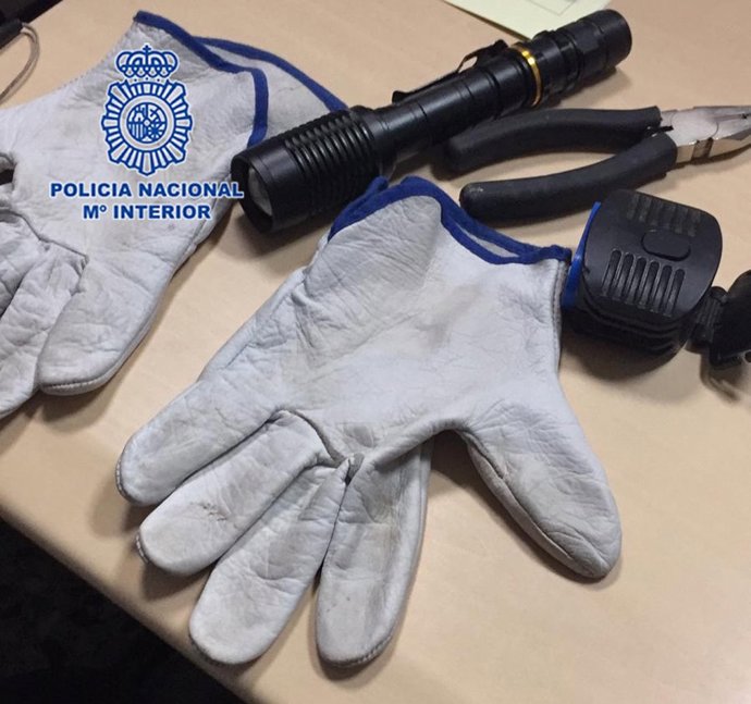 La Policía Nacional Detiene Al Presunto Autor De Robar En El Interior De Un Camión En La Ciudad De Yecla