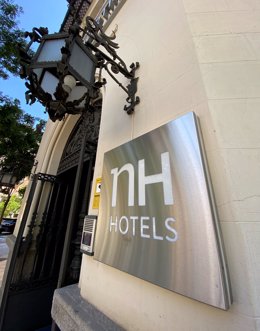 Logo NH Hotels.