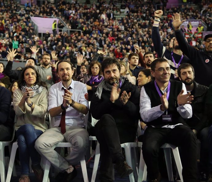 Irene Montero, Pablo Iglesias, Rafa Mayoral, Juan Carlos Monedero i Juanma del Olmo en un acte de Podem