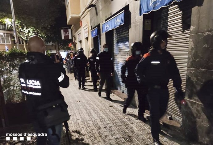 Detenció de tres persones per trfic de drogues a l'Eixample de Barcelona
