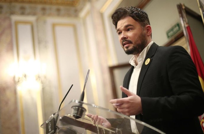 El portavoz de Esquerra Republicana (ERC), Gabriel Rufián, en una rueda de prensa en el Congreso