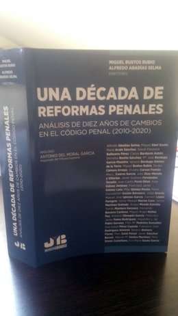 Portada del libro en el que ha participado el profesor de la UCAV Álvaro Mendo