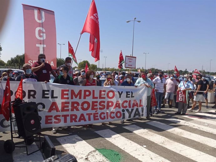 Imagen de la manifestación conjunta de UGT y CCOO del 23 de julio en rechazo a los despidos en Airbus y en defensa del sector aeronáutico. 