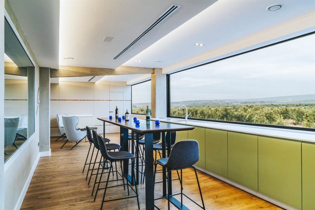 Espacio para visitantes en una almazara de Jaén.