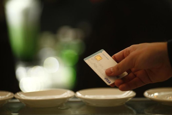 tarjetas de crédito, débito, banco, bancos, entidades financieras, comisión, comisiones, compras, comprar, cajero, consumo, consumir