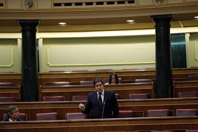 El diputado del PP José Ignacio Echániz durante su intervención en la sesión de control al Ejecutivo celebrada este miércoles en el Congreso., en Madrid (España), a 29 de abril de 2020.
