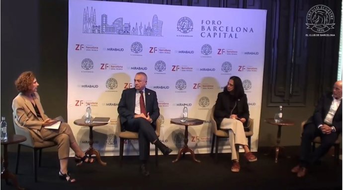 El delegado especial del Estado en el CZFB, Pere Navarro; la presidenta de Barcelona Global, Aurora Cat, y el consejero delegado de Mobile World Capital Barcelona, Carlos Grau