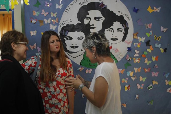 Susana Serrao, durante su visita a un colegio