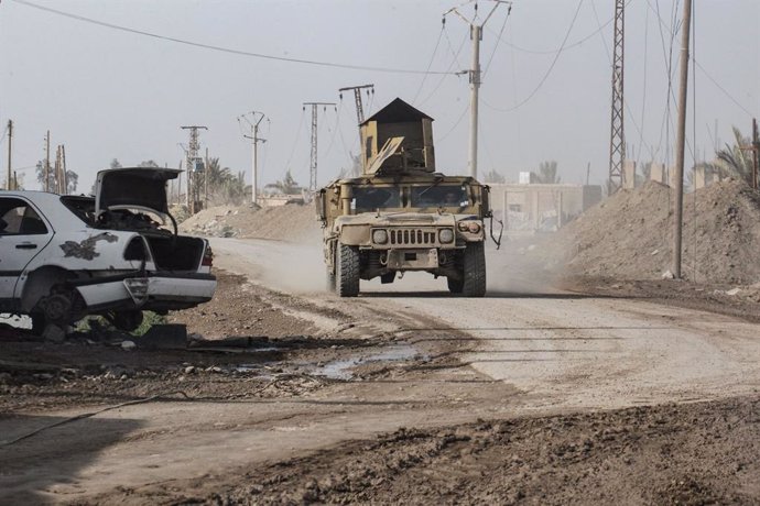 Siria.- Las fuerzas kurdas trasladan a "cientos" de familiares de miembros de Es