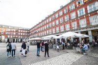 Madrid bonificará el 100% de la tasa de ocupación de terrazas de hostelería, mercadillos y el Rastro