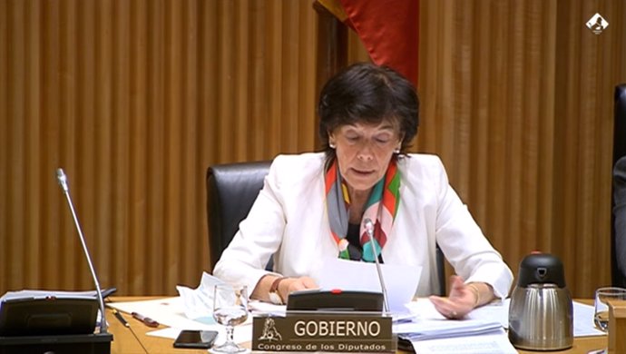 La ministra de Educación y FP, Isabel Celaá, en su comparecencia ante la Comisión de Educación y FP del Congreso