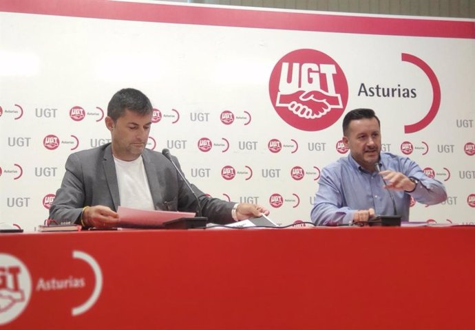 Rueda de prensa del secretario general de UPTA-UGT, Eduardo Abad, y el secretario general de UGT Asturias, Javier Fernández Lanero