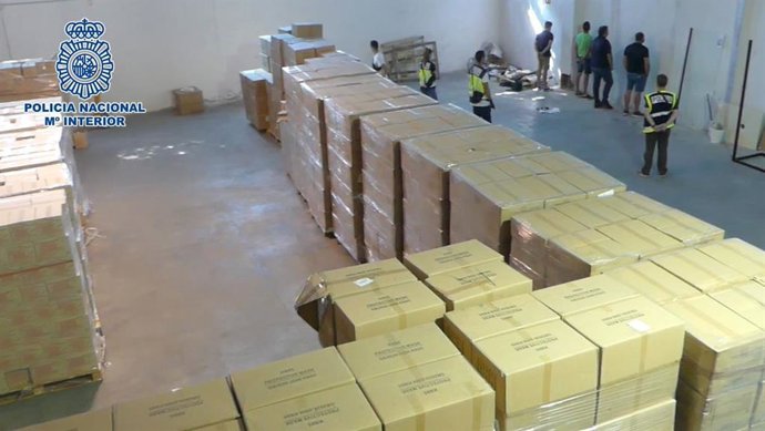 Cinco detenidos por robar en una nave de Leganés 40 palés con 900.000 mascarillas y 2,4 millones de pares de guantes