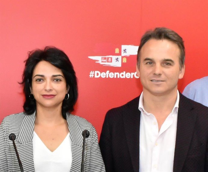 La procuradora socialista Alicia Palomo y el portavoz del grupo en la Diputación de Segovia, Máximo San Macario.