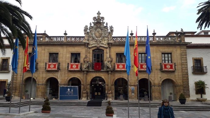 El Hotel de la Reconquista de Oviedo, engalanado por la celebración de los Premios Princesa de Asturias en 2018. 
