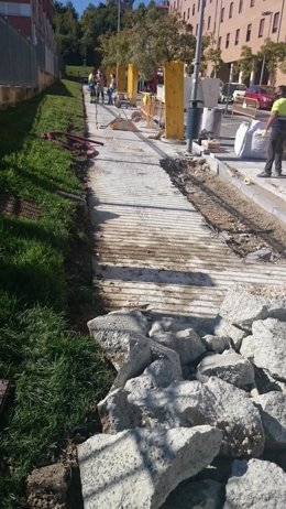 Obras en las aceras de las calles Martín de Zalba y Ramón Aguinaga de Mendillorri
