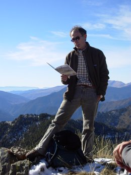 El escritor Pep Coll es autor de varias decenas de libros y ha recibido premios como el Sant Joan (2005), el Sant Jordi (2007) o el Crexells (2014).