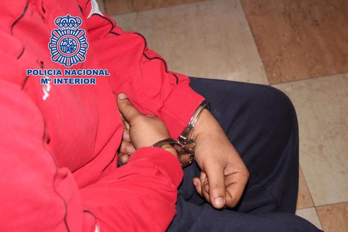 Joven detenido acusado de "mofarse" de las lesiones del agente herido en Algeciras tras ser embestido por unos narcos