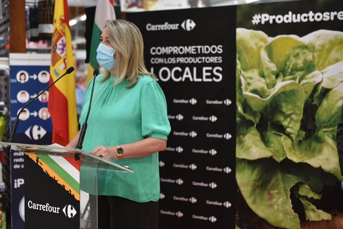 La consejera de Agricultura, Ganadería, Mundo Rural, Territorio y Población, Eva Hita, inaugura la muestra 'Productos de La Rioja'.