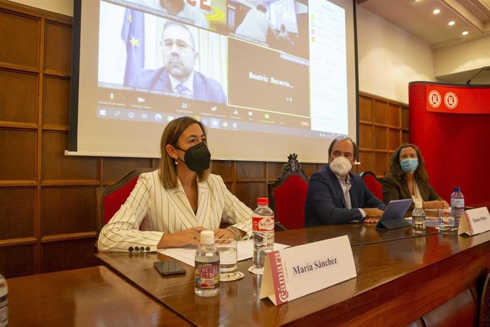La consejera de Economía y Hacienda, María Sánchez, en la conferencia