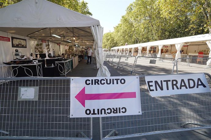 Uno de los expositores de la nueva edición de la Feria de Alfarería y Cerámica de Valladolid.