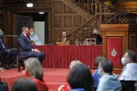 García Granda, "ciertamente preocupado" por el papel que el Principado le reserva a la Universidad en la recuperación