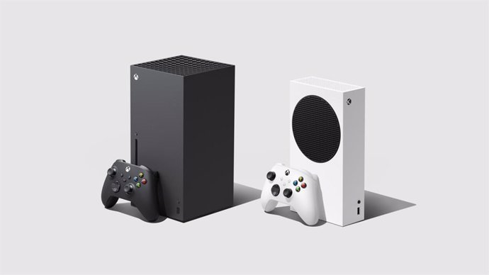 Las consolas Xbox Series X (izquierda) y Series S (derecha).