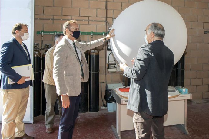 El consejero de Medio Ambiente visita la sede de la AEMET